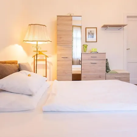 Huebsches Mit Bad Bed & Breakfast Perchtoldsdorf